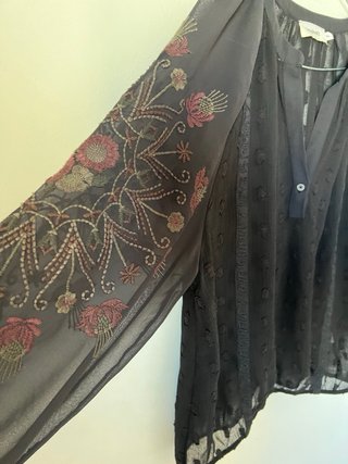 Blusa Desigual bordada talla XL
