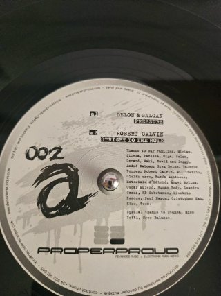 Vinilo Minimalúsculo Cerebro Properproud 002
