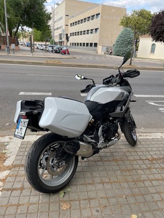 BMW F 900 XR 2022 + Maletas