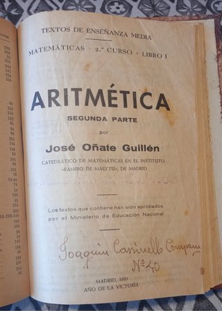 4 libros escolares Ciencia.