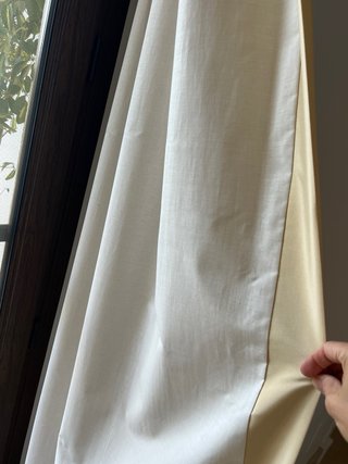Elegantes cortinas forradas semiopacas beige