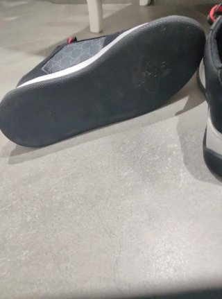 Zapatillas Gucci Negras y Rojas
