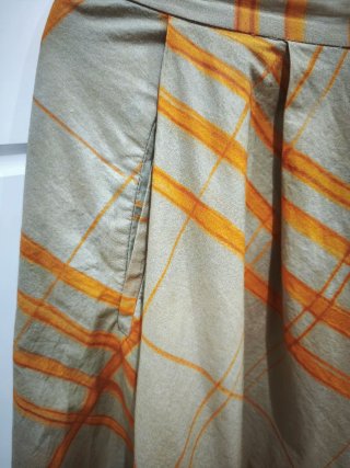 Falda midi Zara cuadros naranja beige
