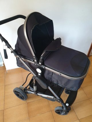 Carro de bebé negro