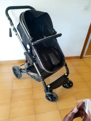 Carro de bebé negro