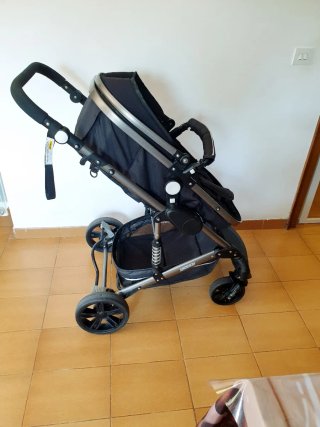 Carro de bebé negro