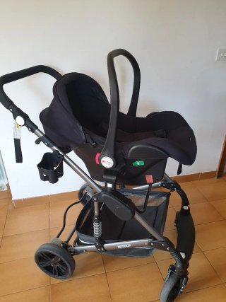Carro de bebé negro