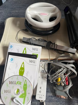 Nintendo Wii + Wii Fit + Volante