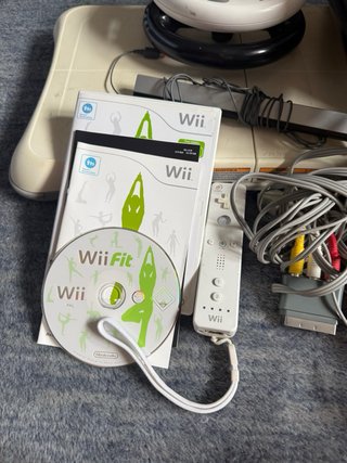 Nintendo Wii + Wii Fit + Volante