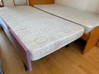 Cama nido juvenil resistente y práctica