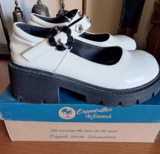 Scarpe stile  Mary Jane bianche con plateau