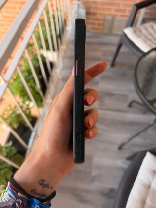 Funda Negra iPhone 16e