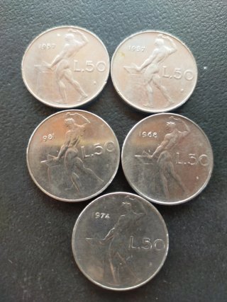 Lote 50 Liras Italia 1957(2), 1968, 1974, 1981