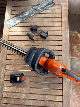 Cortasetos Black & Decker 18V