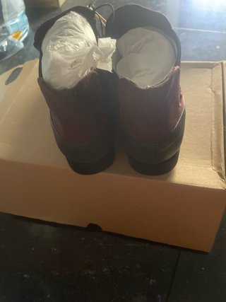 Botas de ante burdeos y piel negra