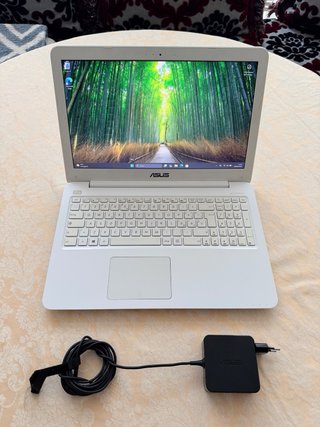 Asus Vivobook 15 White Core i7 gen