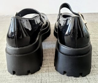 Merceditas negras charol plataforma