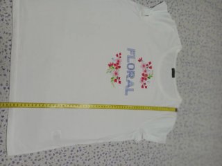 Camiseta Pilar Prieto floral blanca talla M.