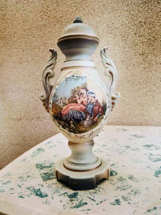 Jarrón de porcelana decorativo