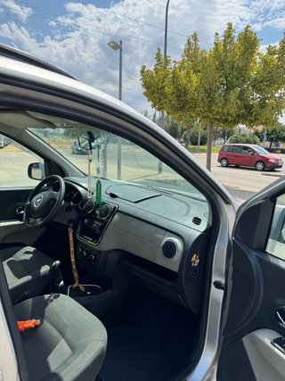 Dacia Lodgy 2012