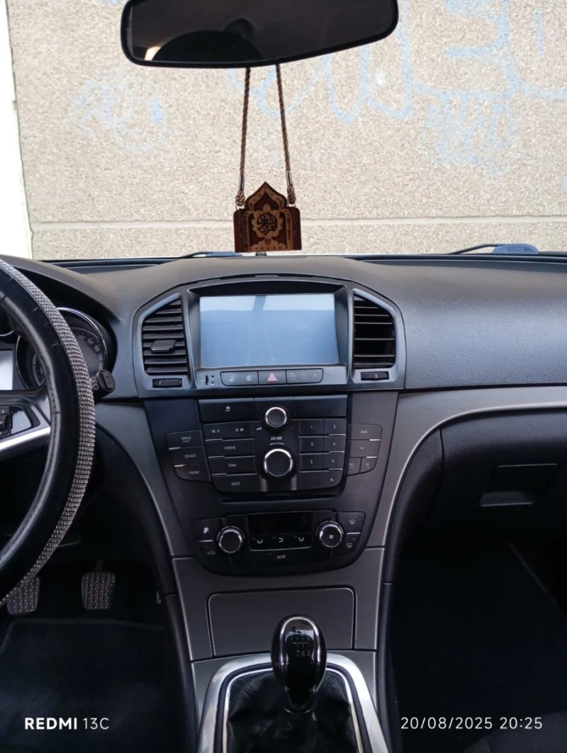 Opel Insignia 2011 - foto 1