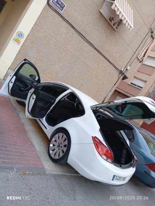 Opel Insignia 2011