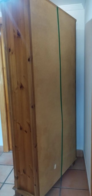 Vitrina de madera y cristal Ikea