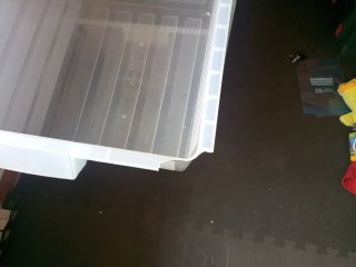 Moble organitzador de metall amb calaixos