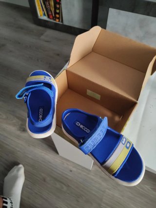 Sandalias niño azul y amarillo