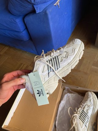 Bad Bunny x Adidas Response CL Blanco Maravilla
