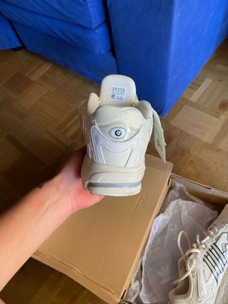 Bad Bunny x Adidas Response CL Blanco Maravilla