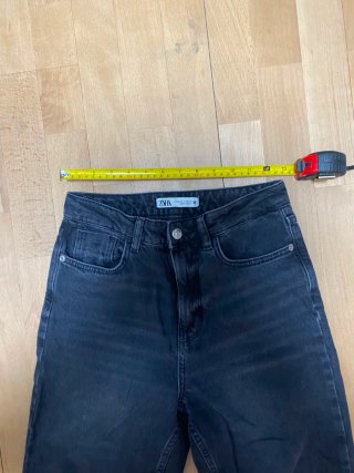 Pantalón vaquero Zara negro talla 34