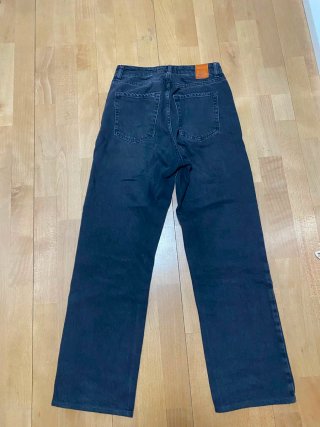 Pantalón vaquero Zara negro talla 34