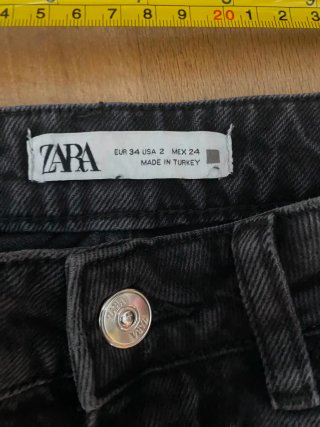 Pantalón vaquero Zara negro talla 34