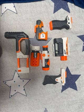 Lote 8 Pistolas Nerf con Accesorios y balas