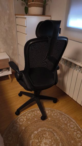Silla de oficina ergonómica negra