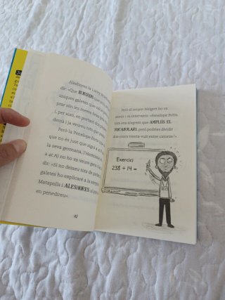 Libro en catalán la pitjor classe del món