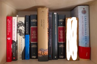 Se vende biblioteca aproximadamente 100 libros