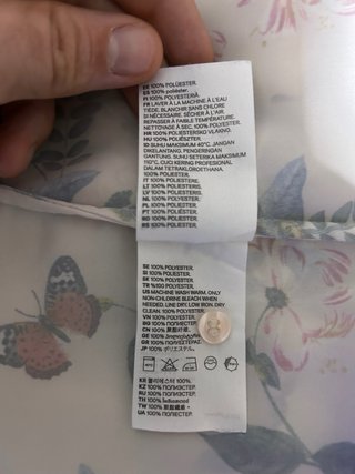 Camisa H&M estampada flores y mariposas