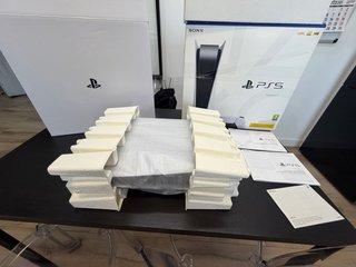 PlayStation 5 con caja