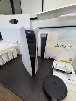 PlayStation 5 con caja