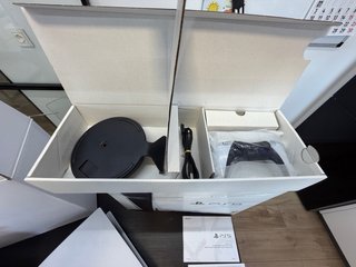 PlayStation 5 con caja