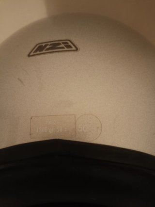 Casco de moto NZI plateado
