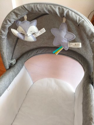 Minicuna Kindercraft gris con mosquitera