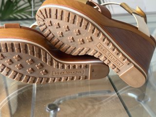 Sandalias Michael Kors Marrón y Dorado