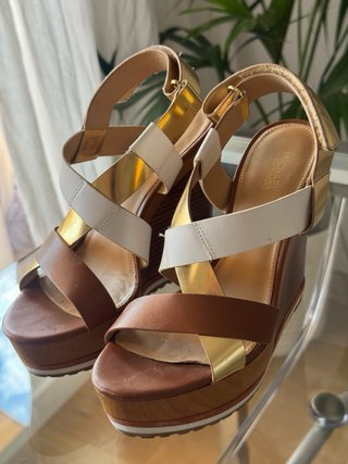 Sandalias Michael Kors Marrón y Dorado