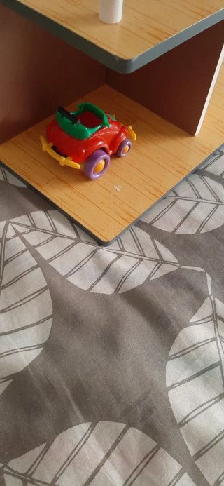 Casa de muñecas de madera