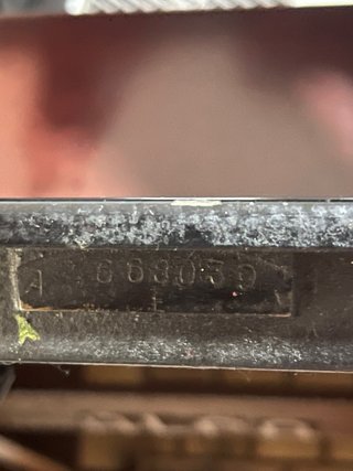 Máquina de coser antigua negra
