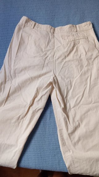 Pantalón beige hombre