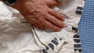 Pantalón beige hombre
